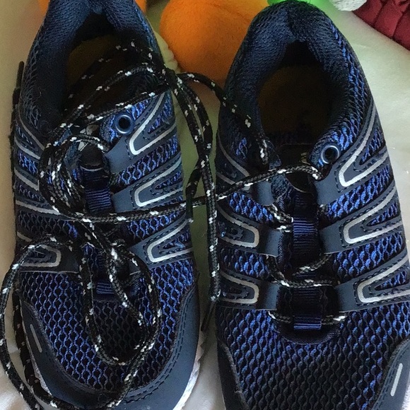 Boys Goodyear Sneakers - Picture 2 of 9